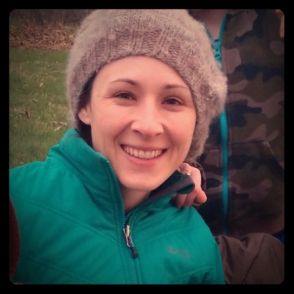 Meet your Posher, Nicole - Picture 1 of 1